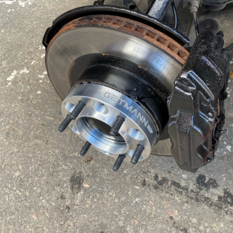 Колёсная проставка-адаптер 30мм PCD 6x139.7 DIA 106.1 со шпильками 12x1.5 для Toyota Land Cruiser Prado, Lexus (Кованый алюминий)