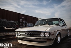 Клуб любителей соток: Audi 100LS и винтажные диски Rotiform LHR