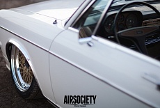 Клуб любителей соток: Audi 100LS и винтажные диски Rotiform LHR