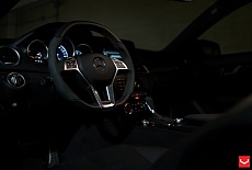 Безумный C63 AMG «Black Series» & диски Vossen Wheels