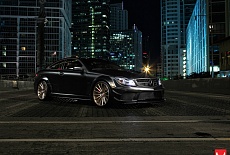 Безумный C63 AMG «Black Series» & диски Vossen Wheels